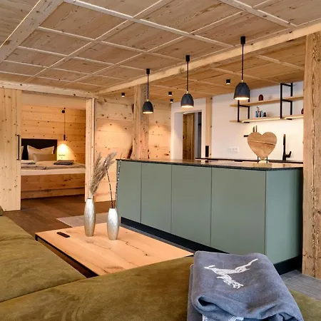 Hoheneck Apartment *